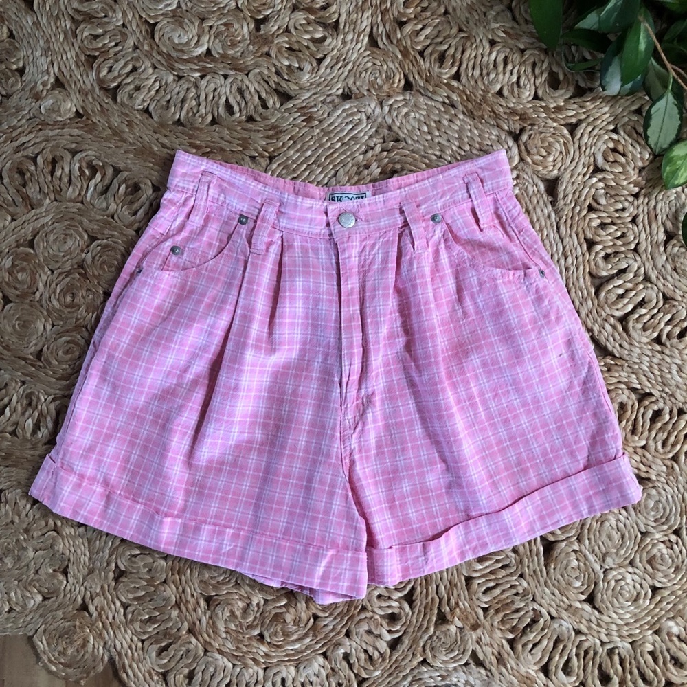 Vintage 90s pink and white plaid shorts 29” waist - Picture 1 of 8